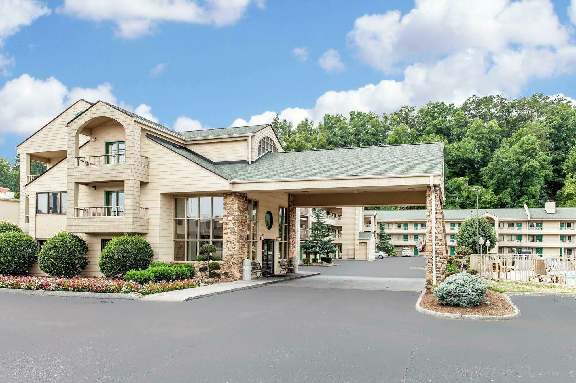Quality Inn & Suites At Dollywood Lane Pigeon Forge Extérieur photo
